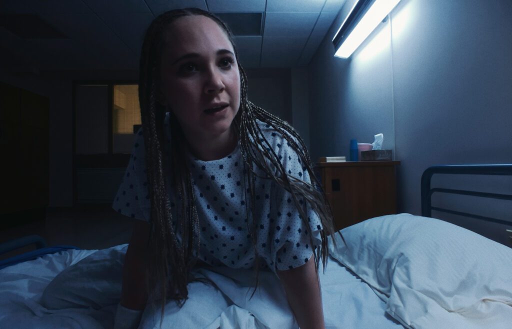 تحلیل روانشناختی فیلم جنون (Unsane) Juno Temple in Unsane (2018)