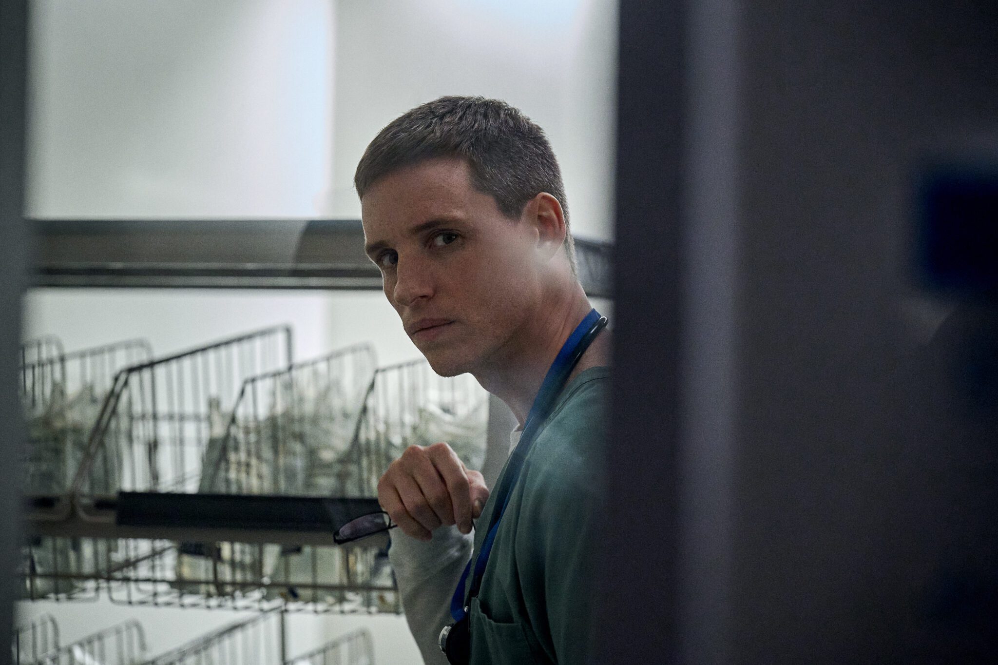 تحلیل روانشناختی پرستار خوب (The Good Nurse) Eddie Redmayne in The Good Nurse (2022)