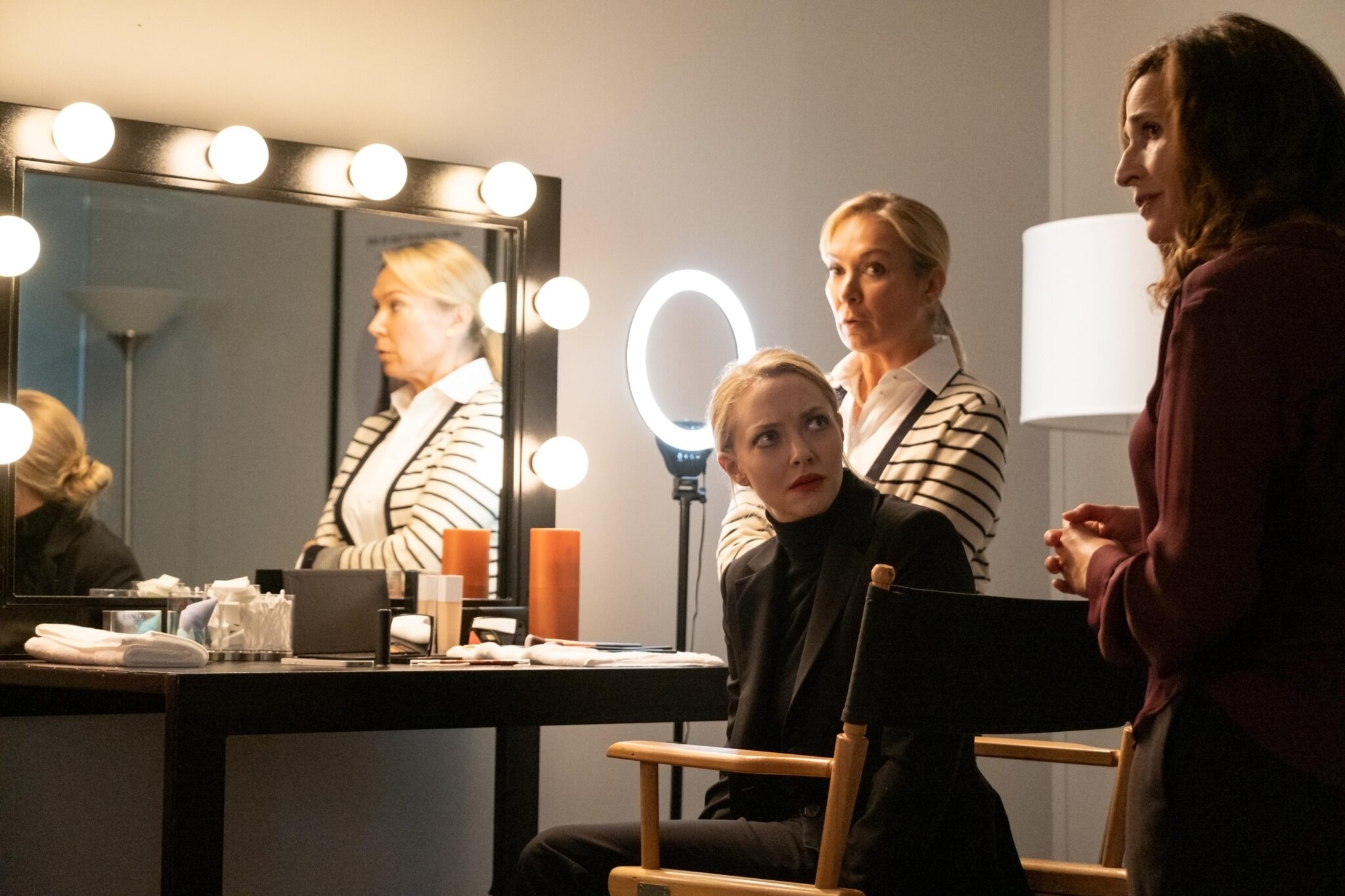 تحلیل روانشناختی انصرافی (The Dropout) Elizabeth Marvel, Amanda Seyfried, and Michaela Watkins in The Dropout (2022)