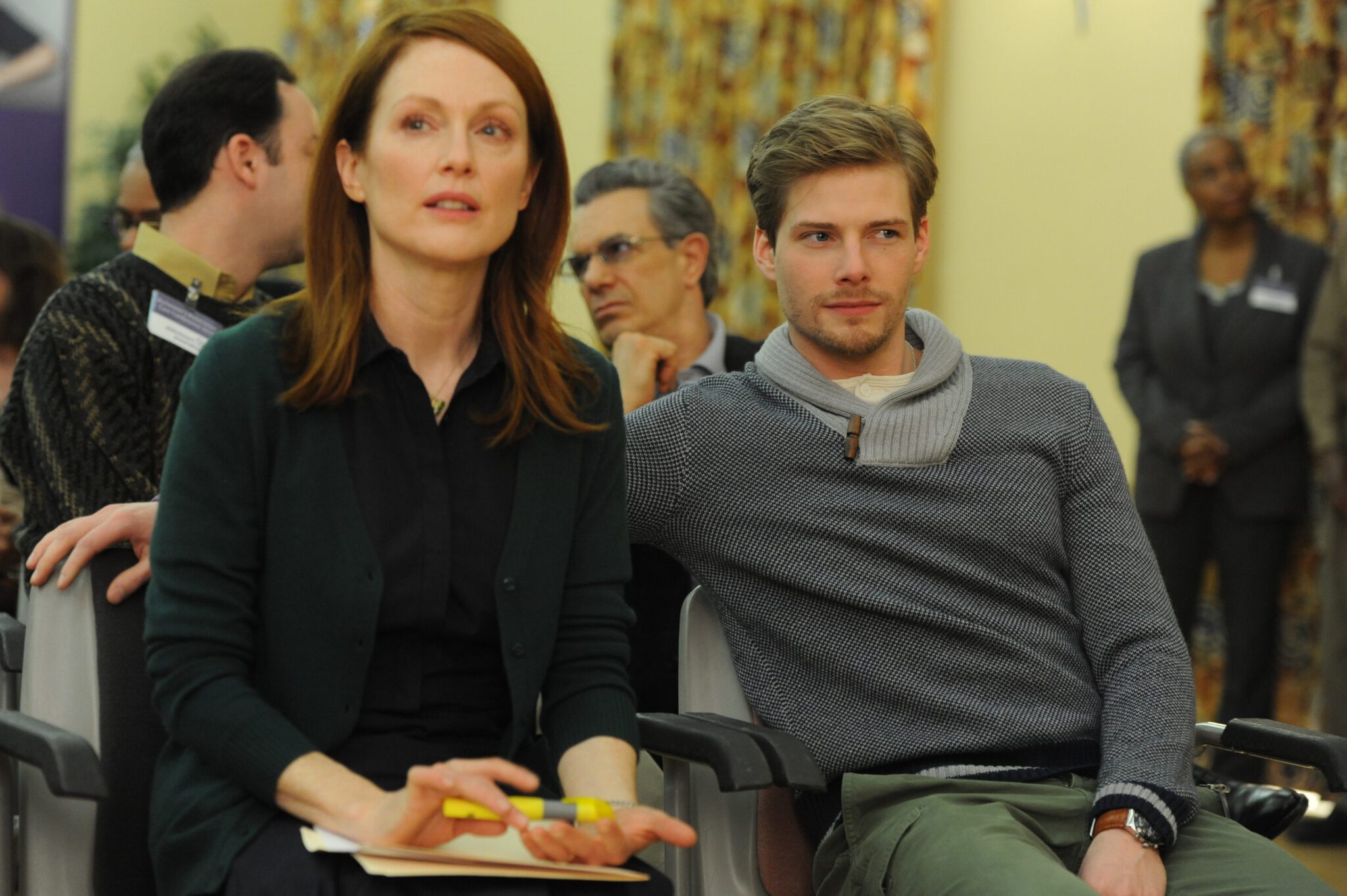 تحلیل روانشناختی فیلم همچنان آلیس (Still Alice) Julianne Moore and Hunter Parrish in Still Alice (2014)