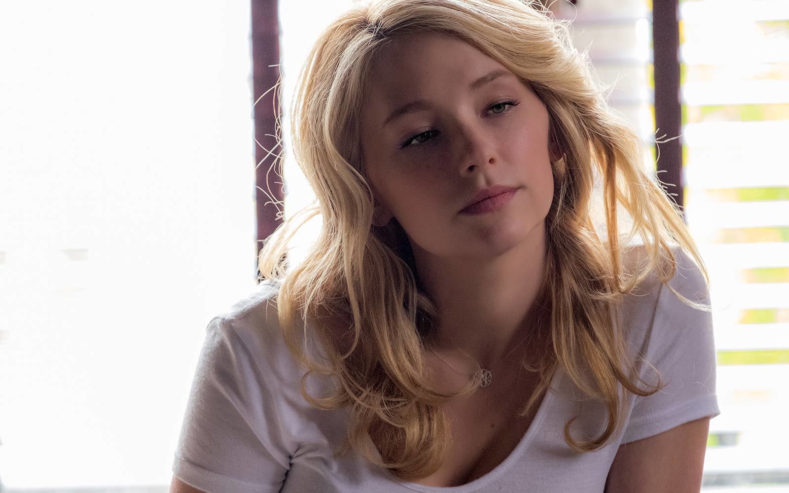 تحلیل روانشناختی فیلم دختر در قطار (The Girl on the Train) Haley Bennett in The Girl on the Train (2016)