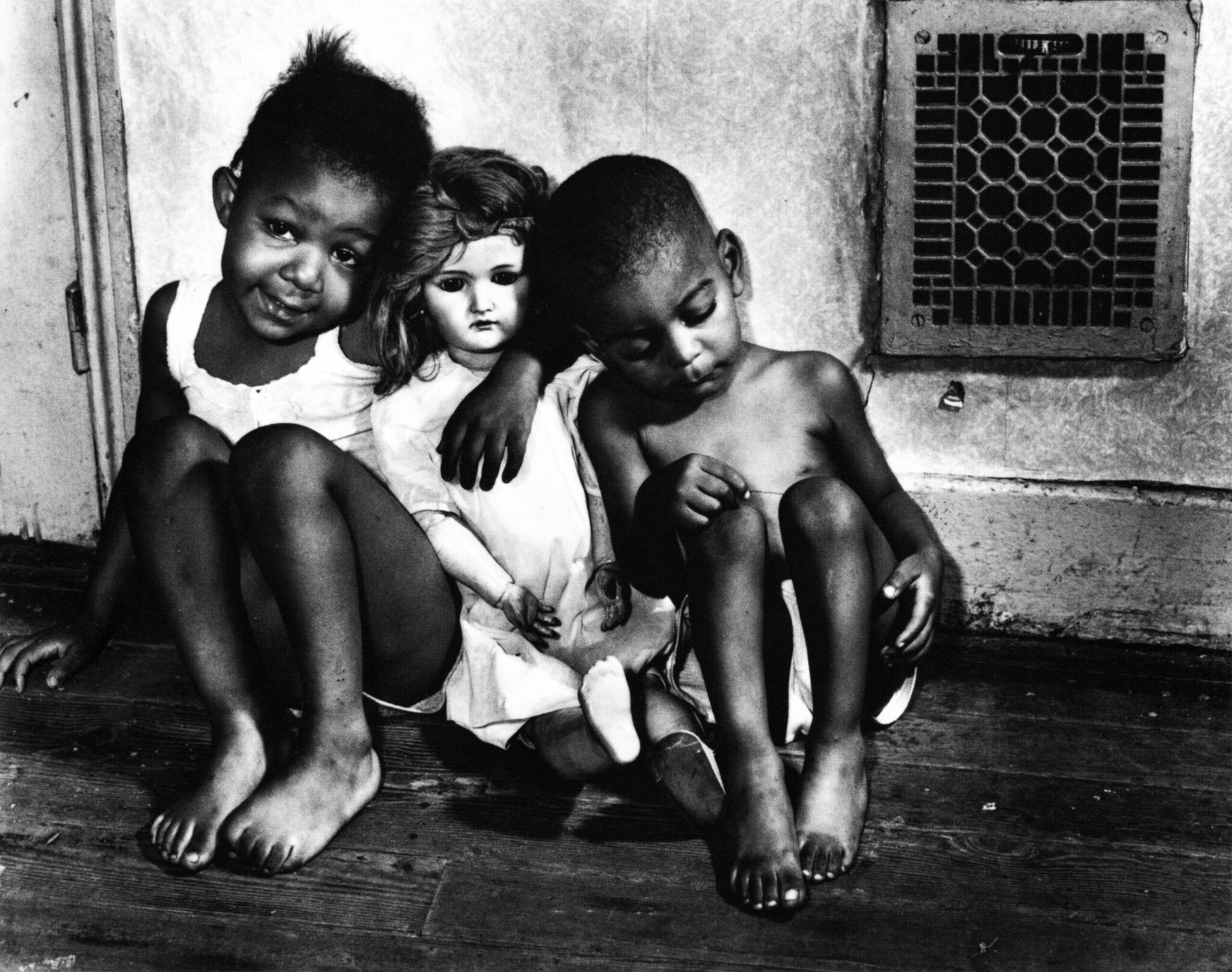 آزمایش روانشناختی آزمایش عروسک کلارک و کلارک (The Doll Test): تأثیر عمیق تعصبات اجتماعی بر خودپنداری کودکان The Doll Test (Clark and Clark)