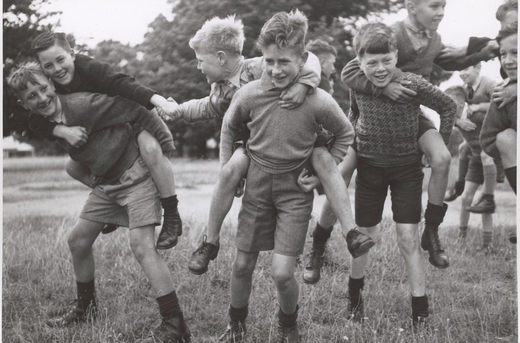 آزمایش روانشناختی غار راهزنان (The Robbers Cave Experiment): رقابت و همکاری؛ دو روی سکه روابط انسانی The Robbers Cave Experiment