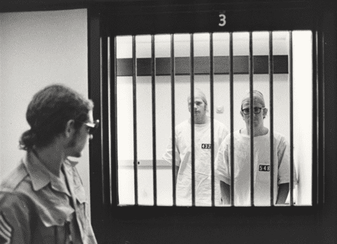 آزمایش روانشناختی آزمایش زندان استنفورد (Stanford Prison Experiment): قدرت و اخلاق در آزمون زمان آزمایش روانشناختی آزمایش زندان استنفورد (Stanford Prison Experiment): قدرت و اخلاق در آزمون زمان