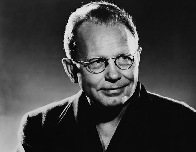 تحلیل روانشناختی گوتیک آمریکایی (American Gothic) اثر گرنت وود: تضاد در ارزشهای فرهنگی تحلیل روانشناختی گوتیک آمریکایی (American Gothic) اثر گرنت وود: تضاد در ارزشهای فرهنگی