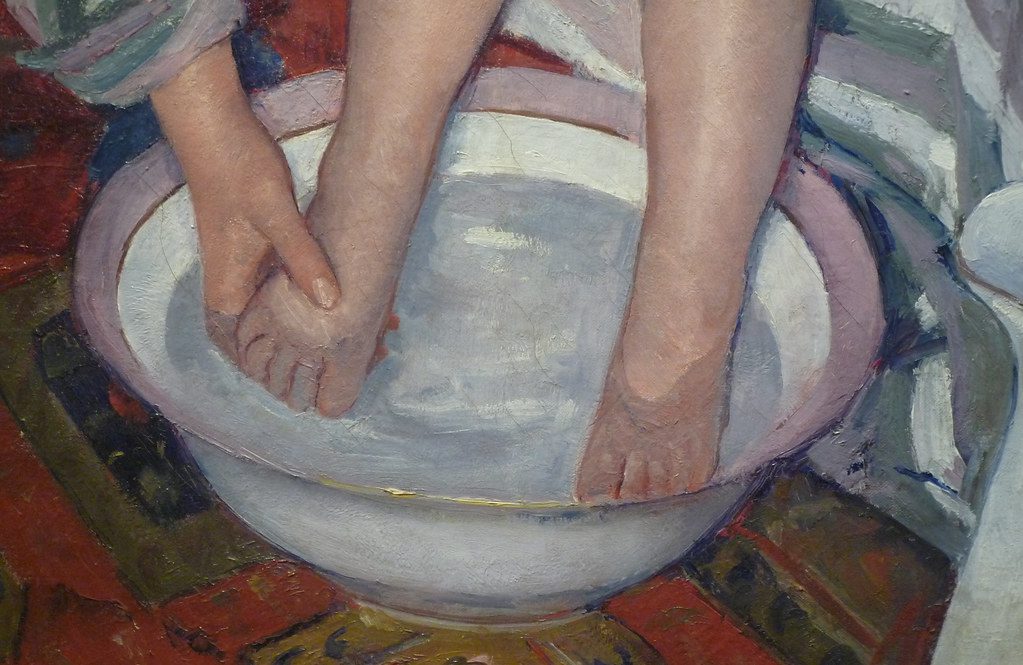 تحلیل روانشناختی حمام کودک (The Child's Bath) اثر مری کاسات: پیوند عاطفی و مراقبت